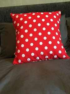Rot und weiß getupfter Kissenbezug 16" x 16" - Bild 1 von 1