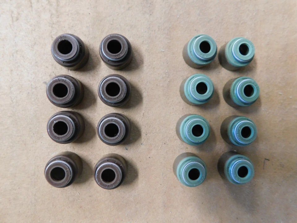 Juego de 16 sellos de vástago de válvula Corteco 10448 para 92-99 1,5 L 97-01 2,2 L Toyota 4 cilindros Foto 1 de 1