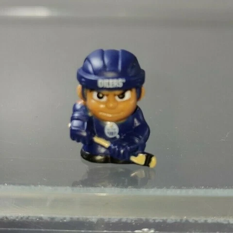 RARE 1" TALL EDMONTON OILERS NHL SERIES 1 TEENYMATES HOCKEY FIGURE Cover