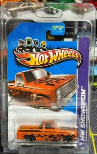 Hot Wheels '83 Chevy Silverado orange mit Flammen HW Showroom 2013 Ships Protector - Bild 1 von 6