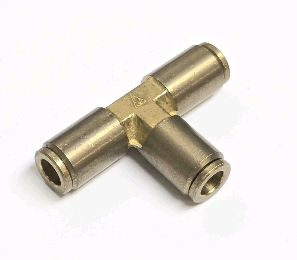 ALKON XQ64-DOT-4, Union Tee, 1/4" Tube OD X 1/4" Tube OD X 1/4" Tube OD, Brass  - Image 1 of 1