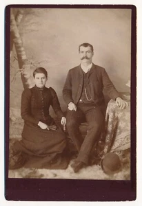 Young Married Couple Portrait Photo Man and Woman Marriage Cabinet Card - Imagen 1 de 2
