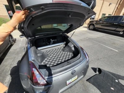 Alfombra trasera a cuadros gris oscuro P2M para Nissan Z34 370z cupé nueva Foto 1 de 2