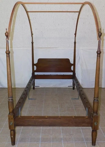 Kittinger CW-58 Colonial Williamsburg Mahogany Four Poster, Canopy Single Bed Cover