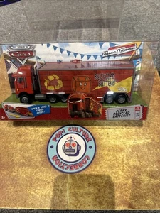 Brand New Disney Pixar The World of Cars #5 Jerry Recycled Batteries Hauler 1:55 - Picture 1 of 4