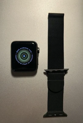 Apple Watch Series 2 38mm Edelstahlgehäuse mit Milanaise-Armband - (MNP62ZD/A) - Bild 1 von 4