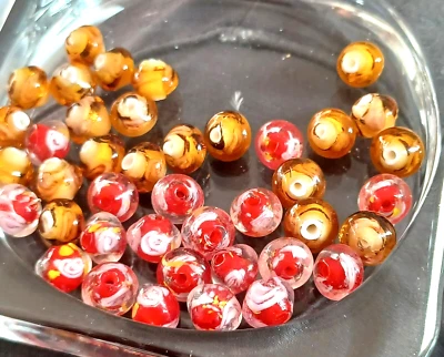 AMBER AND RED LAMPWORK GLASS   LOOSE BEADS. 8MM    40 BEADS   UK SELLER - Image 1 of 3