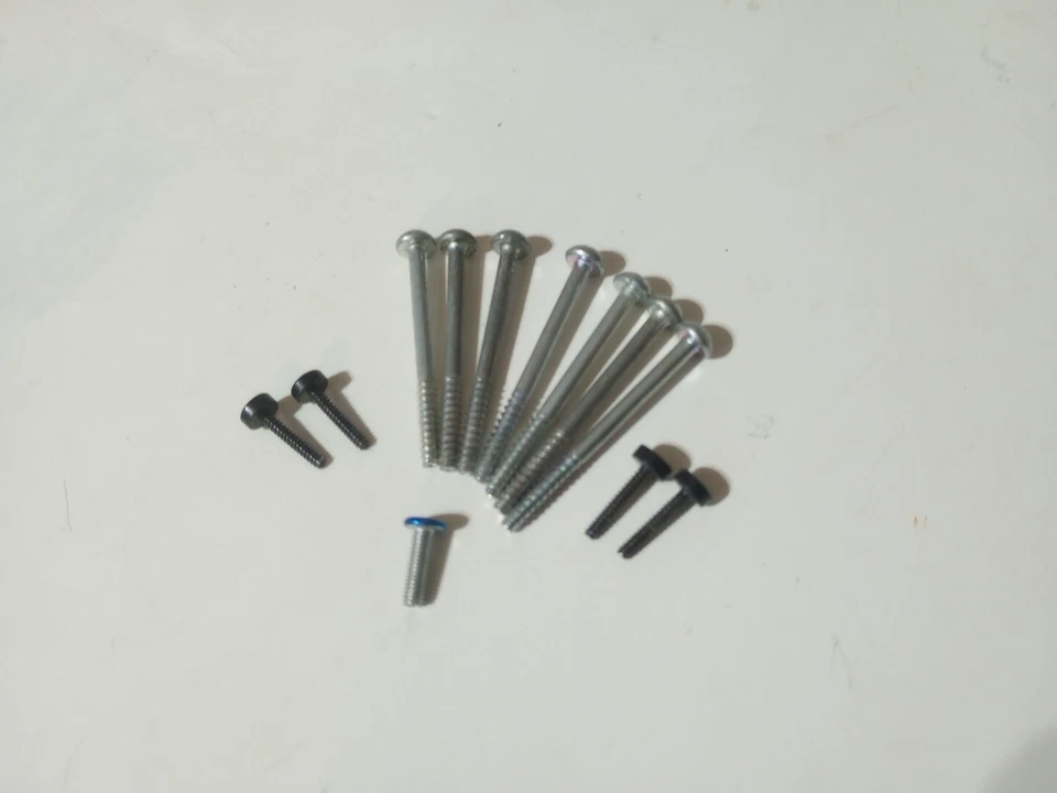 Juego de tornillos de carcasa delgada para PlayStation 3 OEM originales PS3 pernos Foto 1 de 1