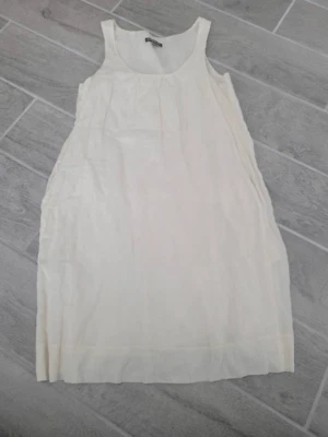 Vestido Eileen Fisher colorido creme forro de seda tamanho pequeno pequeno - Imagem 1 de 4