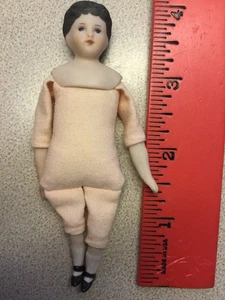 muñeca casa de muñecas vintage 4 pulgadas de alto - Imagen 1 de 3