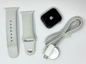 LEER - Reloj inteligente Apple Watch Series 8 GPS 41mm Estuche plateado Banda deportiva blanca - Imagen 1 de 13