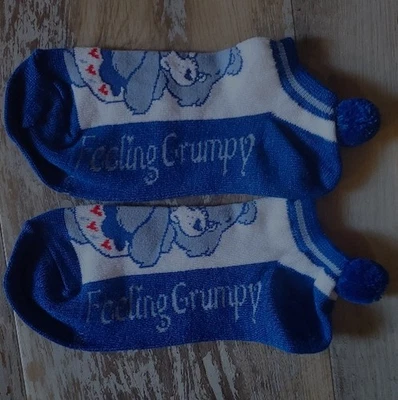 Calcetines tobilleros vintage Care Bears "Feeling Grumpy", gruñón Bear Pom-Pom; ¡difíciles de encontrar/raros! Foto 1 de 2