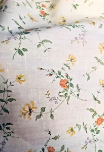 VTG Pink Roses Yellow & Purple Florals on White Linen Like Fabric 44'X20" - Picture 1 of 9