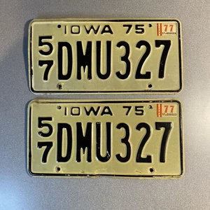Vintage Pair 1975 Iowa License Plates Linn County DMU327 - Picture 1 of 7