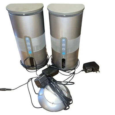 Transmisor de altavoz inalámbrico y 2 altavoces inalámbricos todos los cables de alimentación y enlace probado Foto 1 de 4