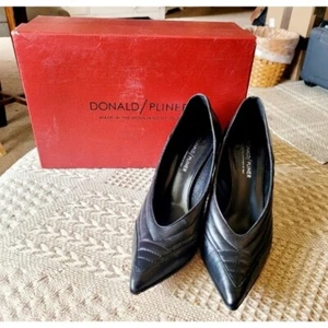 Donald Pliner Black Quilted Leather Pointed Toe Block Heel Pumps Size 8M - Picture 1 of 10