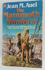 The Mammoth Hunters Book by Jean M. Auel (paperback) Vintage
