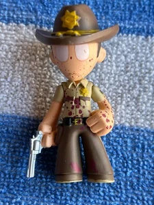 Funko Mystery Mini- Walking Dead Series 2- Rick Grimes- Bloody - Picture 1 of 3