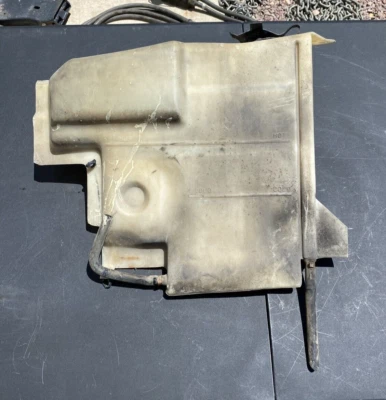 Pontiac Grand Prix 1993 desbordamiento de refrigerante Foto 1 de 4