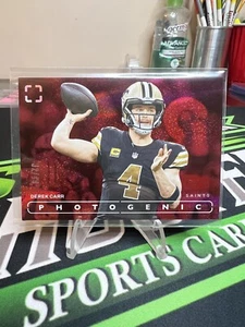 2024 Panini Photogenic - Derek Carr #70 Rosso /49 - Foto 1 di 3