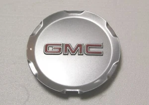2010-2017 GMC TERRAIN center cap P/N 9597973 - Picture 1 of 1