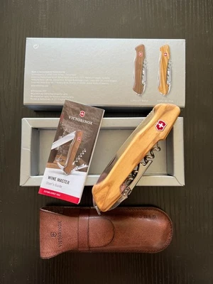 NAVAJA DE BOLSILLO VICTORINOX EJÉRCITO SUIZO MAESTRO DEL VINO MADERA DE OLIVO NUEVA Foto 1 de 4