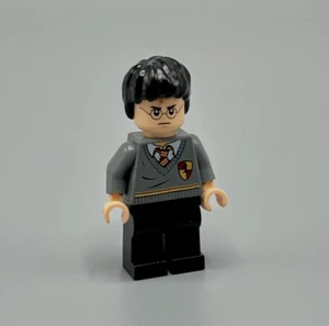 LEGO Harry Potter Minifigure Gryffindor Stripe Shield Torso 4842 4867 4738 hp094 - Picture 1 of 8