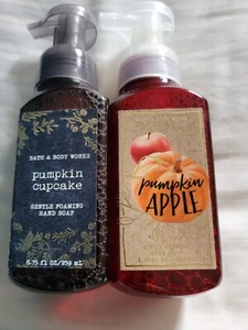Bath & Body Works Pumpkin Cupcake+Pumpkin Apple Gentle Foaming Hand Soap 8.75 oz - Picture 1 of 4