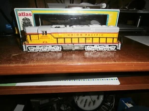 ATLAS HO SCALE ITEM # 7002 SD24 DIESEL LOCOMOTIVE-UNION PACIFIC - Picture 1 of 8