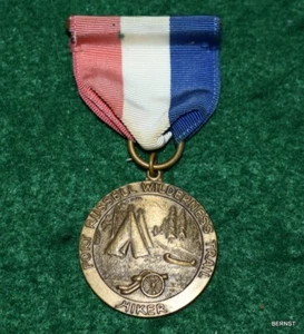 VINTAGE BOY SCOUT TRAIL MEDAL - RUSSELL WILDERNESS TRAIL - Bild 1 von 4