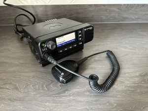Motorola DM4601e UHF DMR Two Way Radio with Alfatronix Power Supply - Zdjęcie 1 z 11