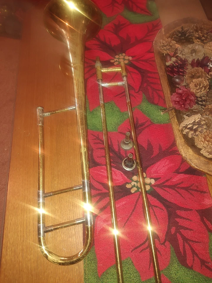 Trombone Buescher 400 - Imagem 1 de 2