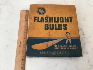 GENERAL ELECTRIC GE FLASHLIGHT  DISPLAY BOX + BULBS 1950s?  20¢ GREAT GRAPHICS - Picture 1 of 7
