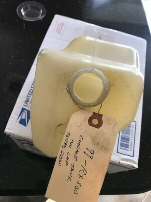 Lexus RX300 переливной бак резервуара охлаждающей жидкости (без крышки) 1999, 2000, 2001, 2002 qty 1 - Изображение 1 из 3