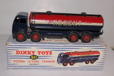 1957-64 Boxed Dinky Toys 942 Foden 14 ton Tanker (Regent) . — 第 1/4 张图片