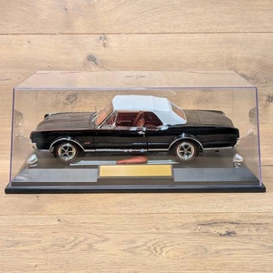 Oldsmobile 4-4-2 Ebony Black Coupe Cabrio Maßstab 1:18 Highway 61 - Bild 1 von 14