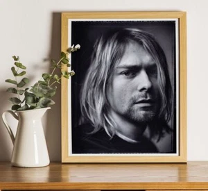 Nirvana Kurt Cobain: Foto profesional 10"x8" - Imagen 1 de 2