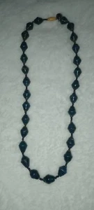 Collar de cuentas de papel azul verdoso Bead for Life hecho en Uganda - Imagen 1 de 7