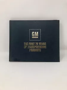 GM I PRIMI 75 ANNI DEI PRODOTTI DI TRASPORTO LIBRO COPERTINA RIGIDA con lettera - Foto 1 di 3