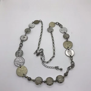 Chicos Silberfarbene Münze und facettierte Perlen Lange Kette Statement Halskette - Bild 1 von 9
