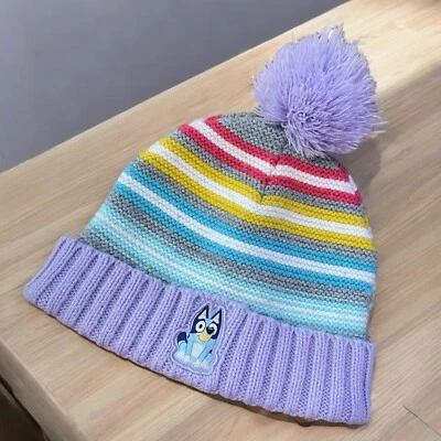Chapéu Disney Bluey Beanie Tobogã Infantil Pastel Arco-íris Pom Pom Tamanho 2T - 5T - Imagem 1 de 4