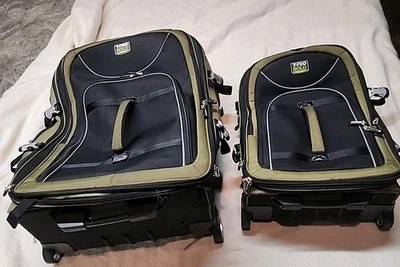 T-PRO BOLD 28" Roller Bag + 22" Roller Carry On Expandable TravelPro Very Nice! - Image 1 of 4