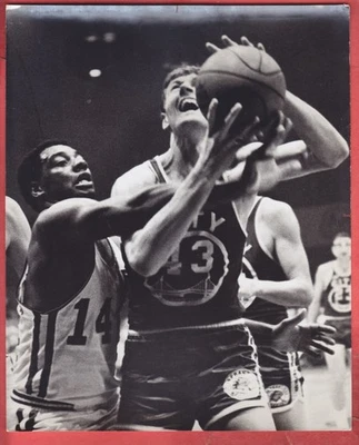 1967   ROYALS   OSCAR ROBERTSON    HACKS   WARRIORS   CLYDE LEE   TYPE 1 - Image 1 of 2