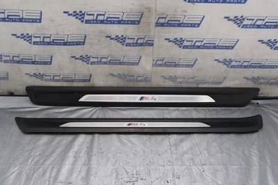 2015 BMW M4 F80 F82 S55 3.0L FABRICANTE DE EQUIPAMENTO ORIGINAL RH LH TAMPAS DE ARRANHÃO DE SOLEIRA DE PORTA INTERIOR #1710 - Imagem 1 de 4