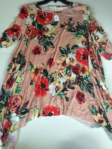 NEW! Oddi Top Women's Small Pink Peach Floral Sharkbite Hem 3/4 Length Sleeve - Picture 1 of 9