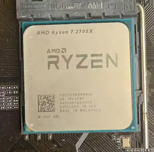 AMD Ryzen R7 2700X 8-core 16-thread 3.70GHz 16MB 105W AM4 CPU processor - Picture 1 of 1