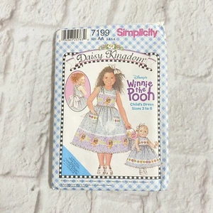 "Vestido de niñas Simplicity Daisy Kingdom 7199 Winnie the POOH muñeca AA 3,4,5,6 +18""" - Imagen 1 de 3