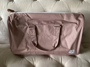 New NWT Herschel Ravine Duffle Bag Pink Weekend - Picture 1 of 4