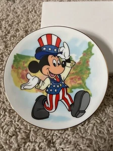 NEW ENGLAND COLLECTORS SOCIETY'S FIRST DISNEY CHARACTER MINI PLATE MICKEY MOUSE - Picture 1 of 4
