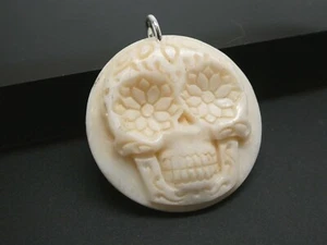Skull Day of the Dead Sterling 925 Round Bubalus Bubalis Bone Pendant Necklace - Picture 1 of 7